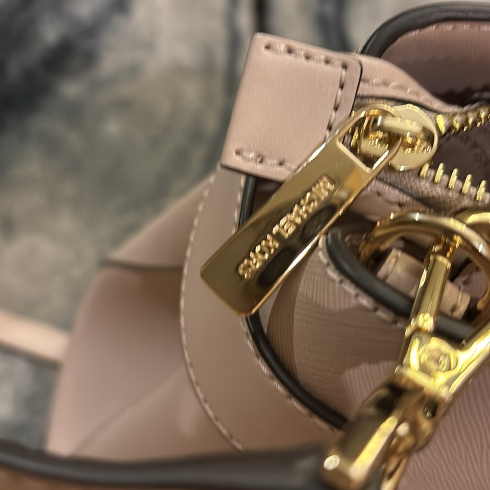Brand🆕😍🔥😍 MICHAEL KORS bag - Picture 11 of 17